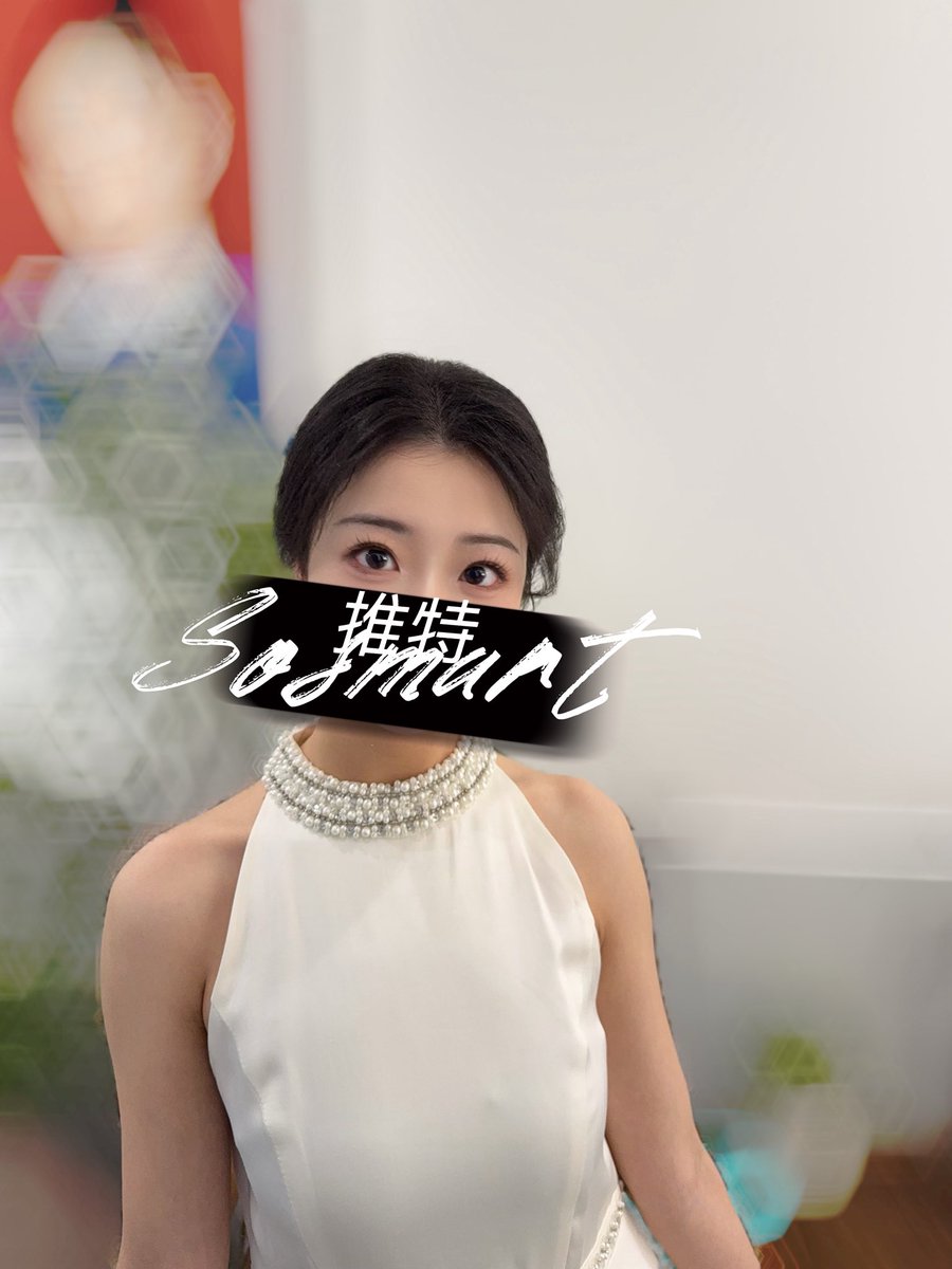sosmart67's tweet photo. 反差一下30.0 —— 礼服是出门，掰穴抬脚是私下

同一个身体，两种用法♠️

#反差 #持证 https://t.co/fyFDcv1NtC