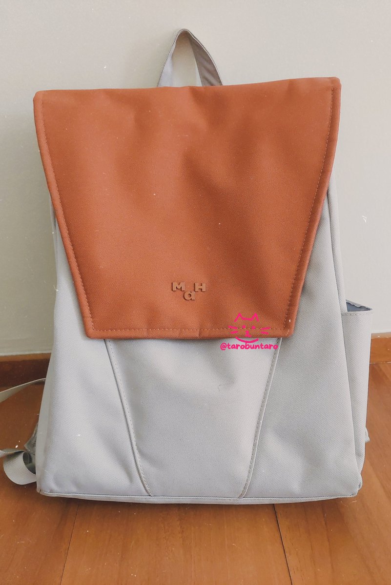 tarobuntaro's tweet photo. @worksfess Ini tas tempur aku! Aku prefer ransel soalnya sakit pundak wkwk. Bagusnya tas ini:
1. Laptop compartment + muat 14 inch
2. Side pockets buat naro tumbler/payung
3. Luas
4. Ransel ini muat banyak, tp masih ada shape-nya, ga bulky.

https://t.co/5usdXdRKGZ https://t.co/RHj5Nf81Eo