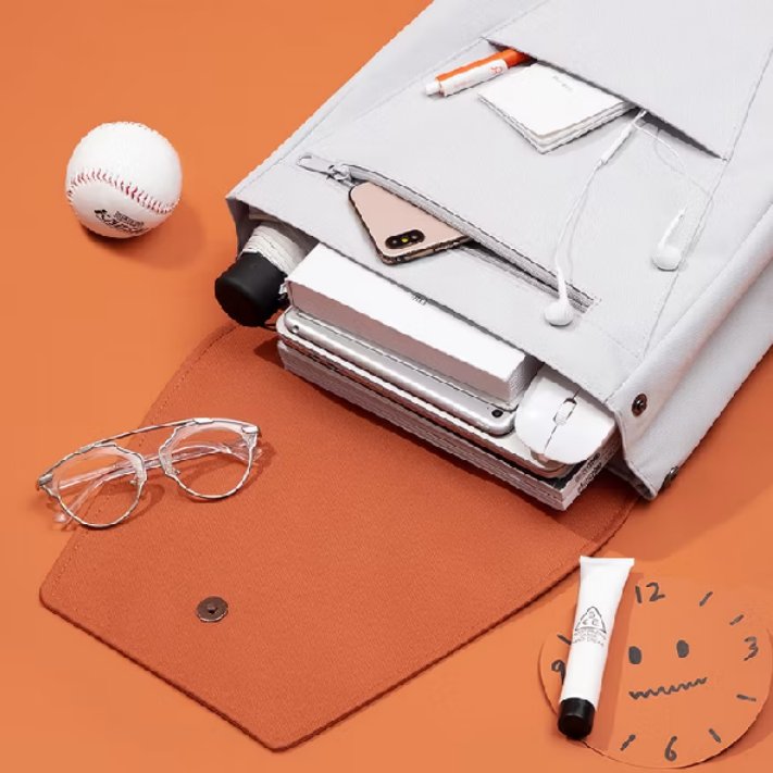 tarobuntaro's tweet photo. @worksfess Ini tas tempur aku! Aku prefer ransel soalnya sakit pundak wkwk. Bagusnya tas ini:
1. Laptop compartment + muat 14 inch
2. Side pockets buat naro tumbler/payung
3. Luas
4. Ransel ini muat banyak, tp masih ada shape-nya, ga bulky.

https://t.co/5usdXdRKGZ https://t.co/RHj5Nf81Eo
