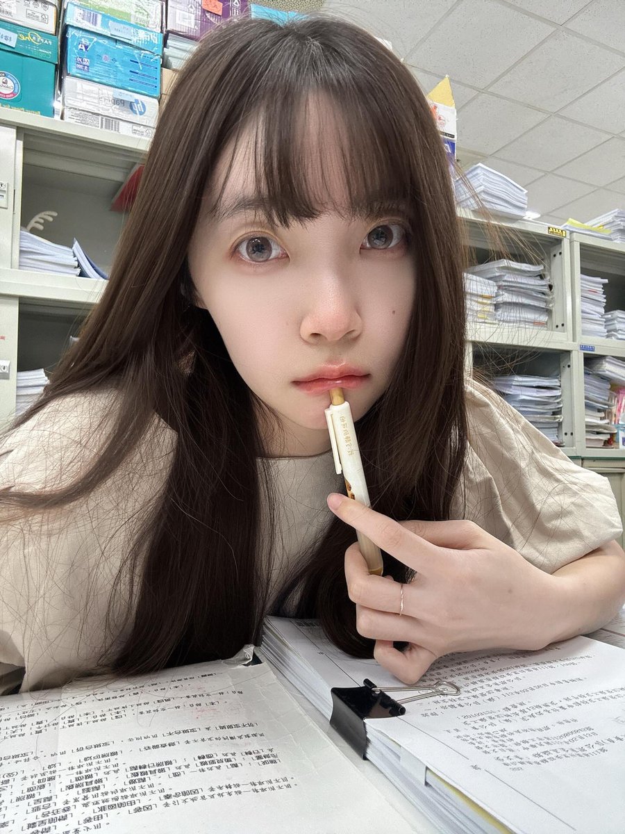 rachel27gw6's tweet photo. 現在的男生都這麼敏感的嗎.... 我
在工作的時候 病人要拿藥 
他的臉紅紅の 
ㄐㄐ 直接搭起了小帳篷
真尷尬(,,Ծ‸Ծ,, )
#藥師 https://t.co/fW1S7ca4c4