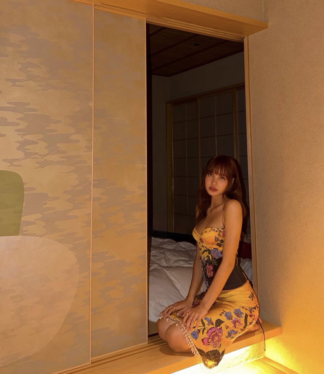 LaliceUpdates's tweet photo. #LISA IG update:

“Finding peace in Kyoto thanks to you 😉@Airbnb”

🔗 https://t.co/c6vFfQjTwp

@wearelloud https://t.co/gX6vUjV5Mp