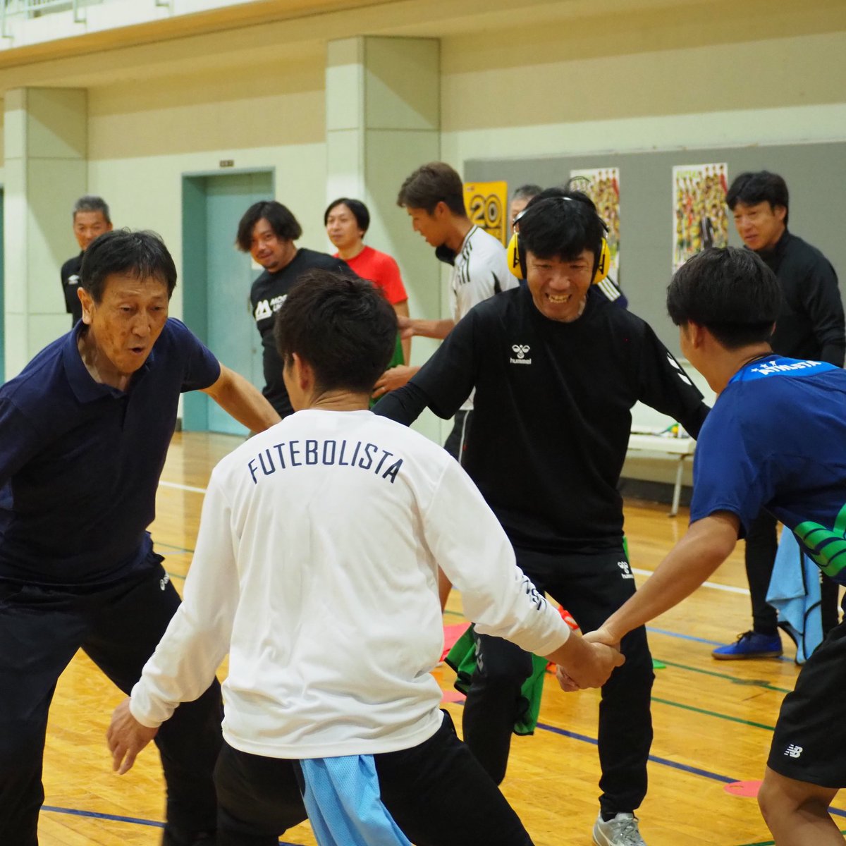tohokufa's tweet photo. 障がいがあることで、支えてもらうことや配慮されることがありますが、過剰な配慮や遠慮が、サッカーの本質から外れることにつながるので、参加する全員が一生懸命課題に向かえる設定を参加者の意見を聞きながら実践していきました。

#THFA
#東北サッカー協会
#東北障がい者サッカー指導者研修会 https://t.co/hUB81OkwLD