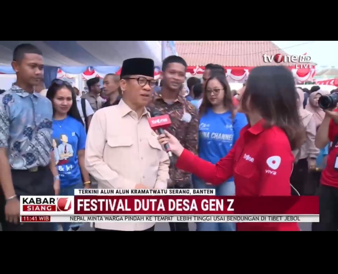 EmailTw0's tweet photo. MENTERI DESA PDT Yandri Susanto mengajak Gen-Z  terlibat nyata dlm pembangunan desa utk ngembangkan berbagai potensi melalui inovasi kreativitas
@kemendespdt
@KemensetnegRI
#KemendesaPDT
#BangunDesaBangunIndonesia
#FestivalDutaDesaGenZ
#JempolBaik
#TPPKerjaBerdampak https://t.co/H9NNibObLU