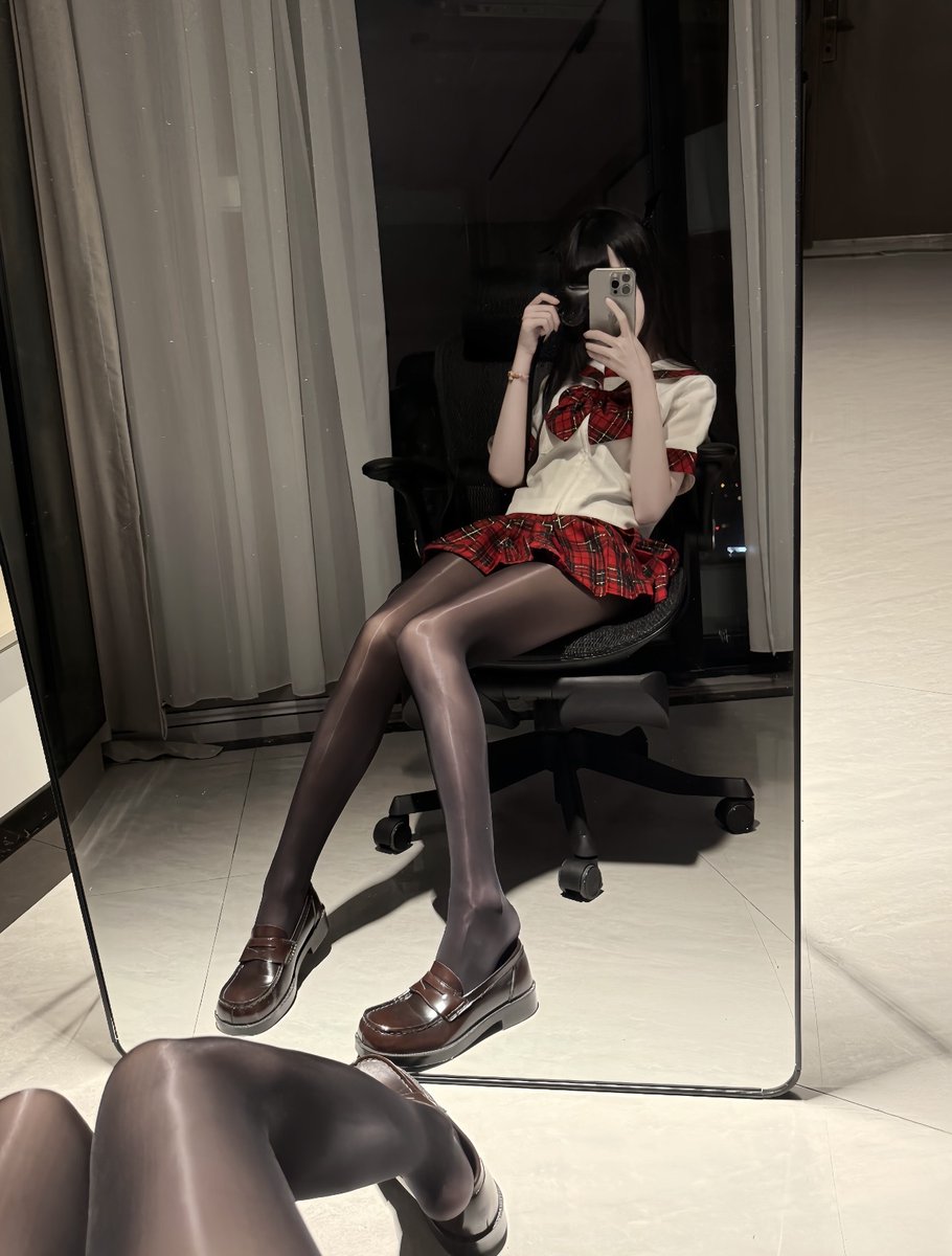 Tuntd1x's tweet photo. 当atm主这么爽的吗？给看看鞋底都能捞钱啊，无脑狗直接贡的，看黑丝更是酷酷爆金币，不得不说 傻逼的钱还是太好赚了！#atm奴 #榨金 #贡奴 #jk #绿帽ntr https://t.co/WHiJWHz1vx