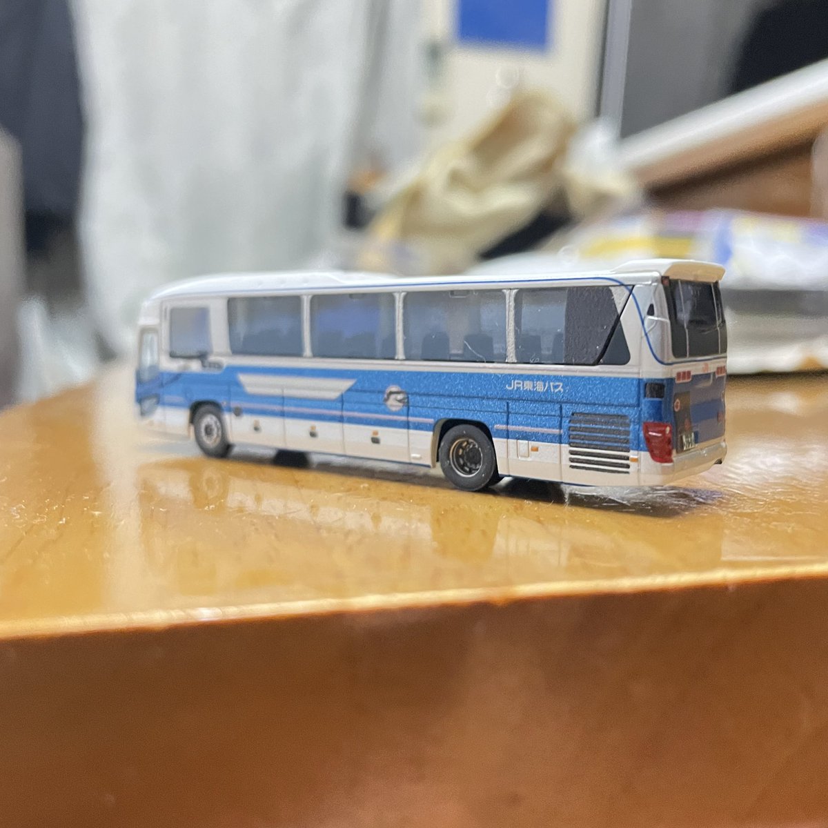 MOTOI16's tweet photo. @JRtokai_bus @jrshikokubustak 模型もありですよ。 https://t.co/lpe9hLUVUt