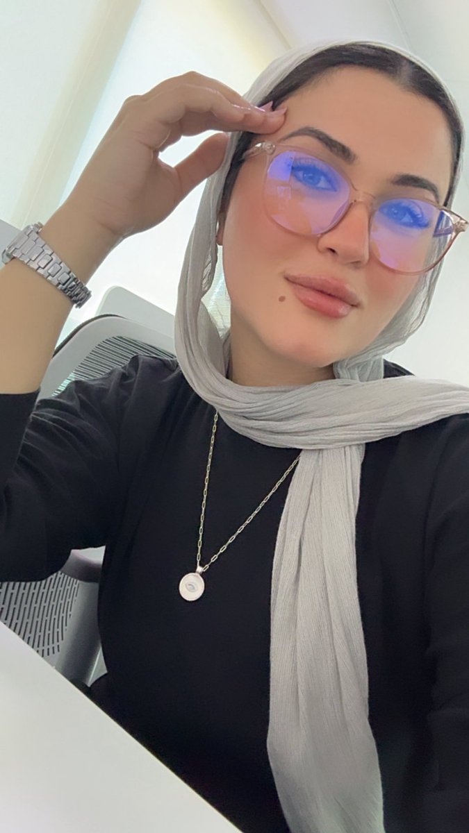 loomaselim95's tweet photo. صباح الخير.. الليزك اللي عملته من ١٠ سنين طلع فلوسه مش حلال النهاردة 🤓 https://t.co/nR97sadsso