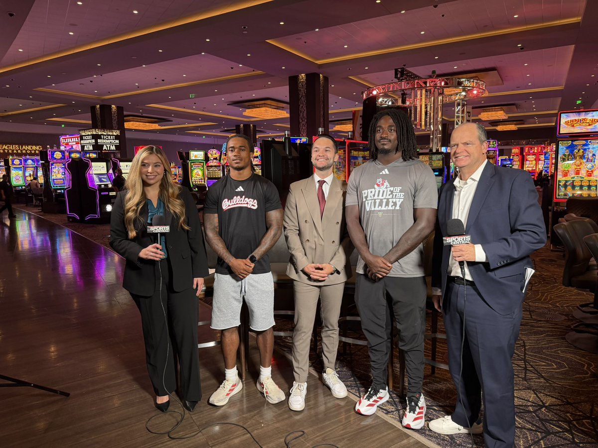 SBemisOnline's tweet photo. Programming update. 

Special edition of Bulldog Insider from Table Mountain Casino Resort, featuring Coach Entz, RB Rayshon Luke and LB K’vion Thunderbird, coming up after Sunday Night Baseball on @KSEE24 

@DylanMorgan_TV @AngMartinezTV @_doughboyspeedy @KvionTbird05 https://t.co/E23yheQpdr