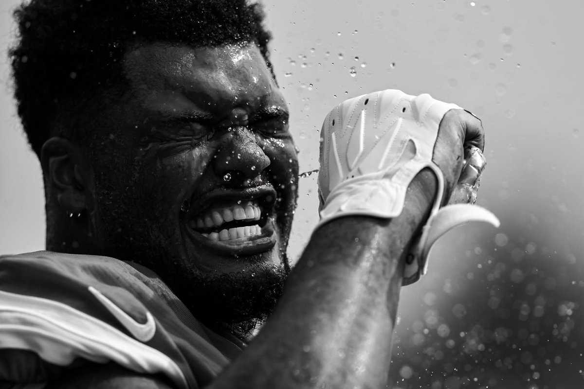 KTOMom's tweet photo. They went low, said it wouldn't happen, I lifted hands in total praise & bowed in Prayer..GOD you're amazing! @BensonKahlil Congrats Son! You worked hard & It paid off! ππΎππΎ Thanks for supporting us! @IndianaFootball #LEO @CUBuffsFootball #SkoBuffs @Chiefs #StartingRightTackle https://t.co/T4jW6scfM0