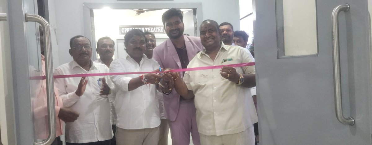 DGovindReddy10's tweet photo. విశాఖ.. గాజువాక

 హాస్పిటల్ opening కార్యక్రమంలో పాల్గొన్న విశాఖ నగర EX -డిప్యూటీ మేయర్ దల్లి గోవిందరెడ్డి గారు

 గాజువాక నియోజకవర్గం పంతులగారి మేడ దగ్గర వున్న STAR AYUSH మల్టీస్పెషలిటీ హాస్పిటల్ OPENING కార్యక్రమం లో ముఖ్య అతిధిగా  పాల్గుని తన చేతుల మీదగా ప్రారంభించిన విశాఖ నగర EX -డిప్యూటీ మేయర్ దల్లి గోవిందరెడ్డి గారు

 ఈ కార్యక్రమం లో 68 వ వార్డ్ జనసేన పార్టీ అధ్యక్షులు మాక షాలని గారు ,హాస్పిటల్ యాజమాన్యం మరియు కూటమి నాయకులు  తదితరులు పాల్గొన్నారు @APDeputyCMO @JanaSenaParty @JSPShatagniTeam @JSPShatagniTeam @JSPVeeraMahila @maheshkambala1 @mnadendla @NagaBabuOffl @PawanKalyan
