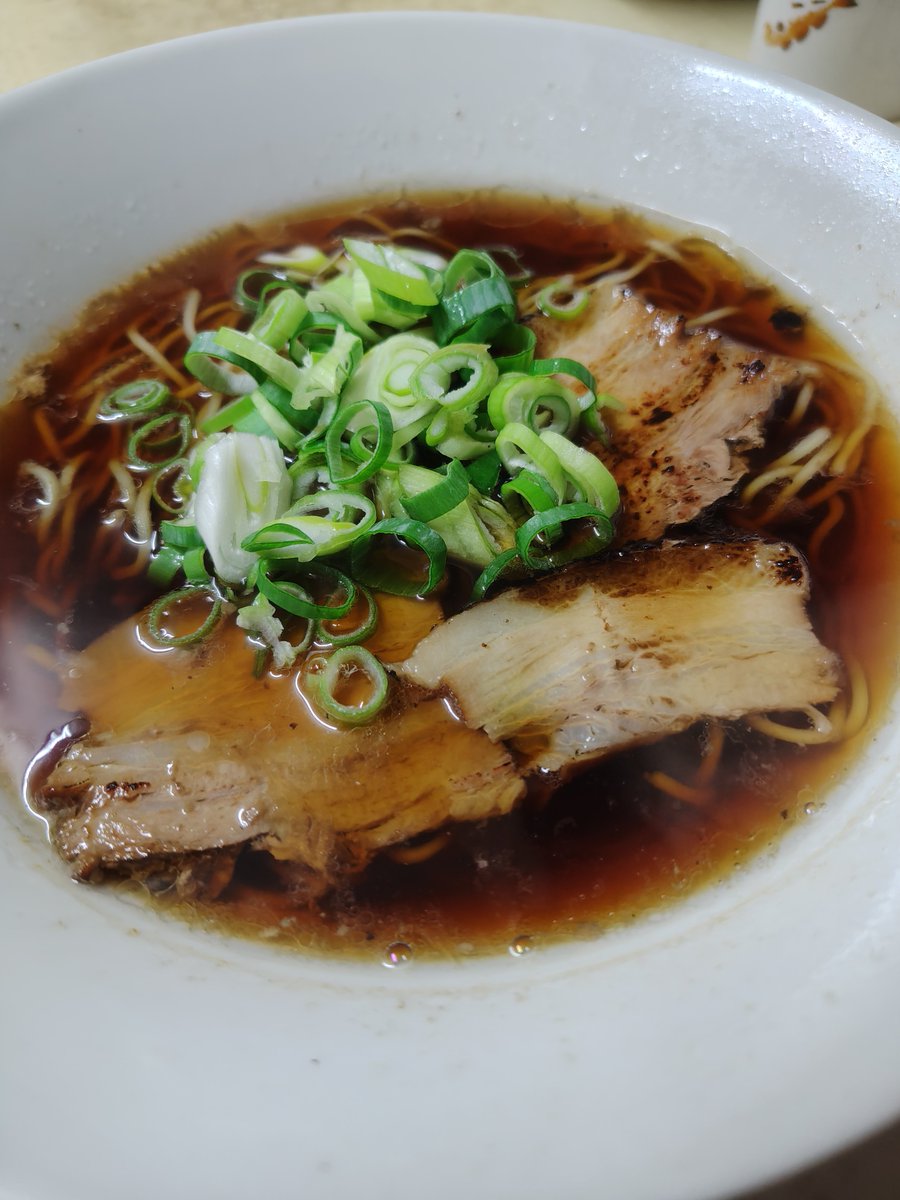 ae86kaipower's tweet photo. 朝ラー!
麺の組み合わせとバランスのお勉強。
朝食べは比較的、太らんと知る(笑)
#ラーメン
#中華そば
#kaipower
#旧車
#ae86 https://t.co/zGUErPuzNJ