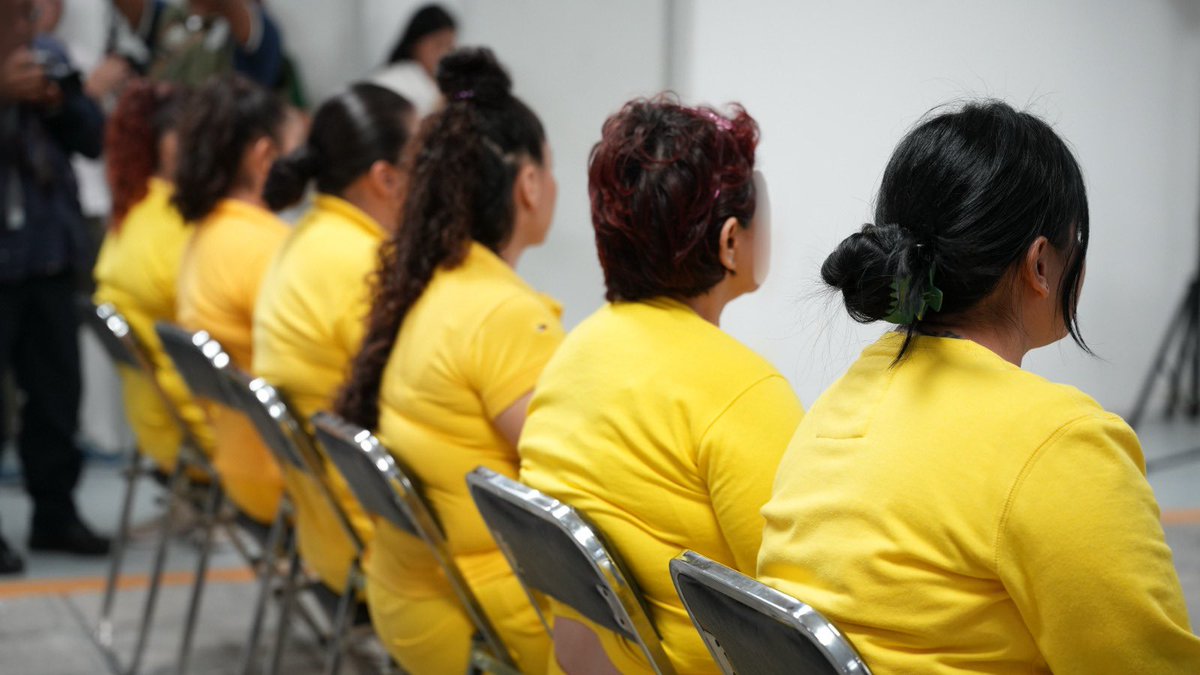 sspc_morelos's tweet photo. Con el liderazgo de la gobernadora @margarita_gs, inauguramos un taller textil en el Centro de Reinserción Social Femenil de Cuernavaca.

Generamos oportunidades de autonomía económica para mujeres privadas de la libertad.

Info ➡️ https://t.co/q5b5nEMCJT

#MorelosPorLaSeguridad https://t.co/h5KQW5yYFx