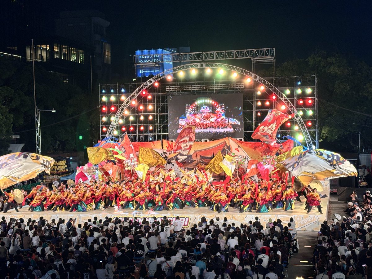 M00995810's tweet photo. 昨年急成長したと思ったら，今年もまた，成長してた

人数も、隊列も，パワーも、歌い手さんの生歌を噛み合ったステージ
金曜日より仕上がっていて、三日でも成長出来るのが羨ましい！
#心粋
#どまつり
#ファイナルステージ https://t.co/xx7FzvuAkF