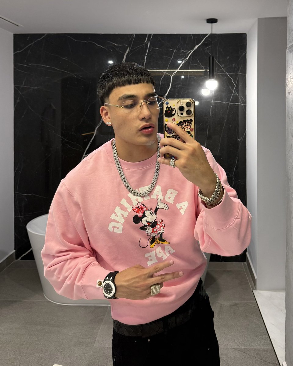 elmalibaby's tweet photo. Hoy me puse lindo para verte 💋 https://t.co/y74JVy3CvD