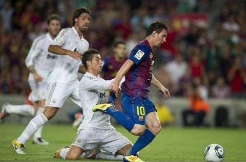 Sanjayf1zy's tweet photo. Messi VS MLS Defenders 🔥 🔥 https://t.co/woKt75wpMX