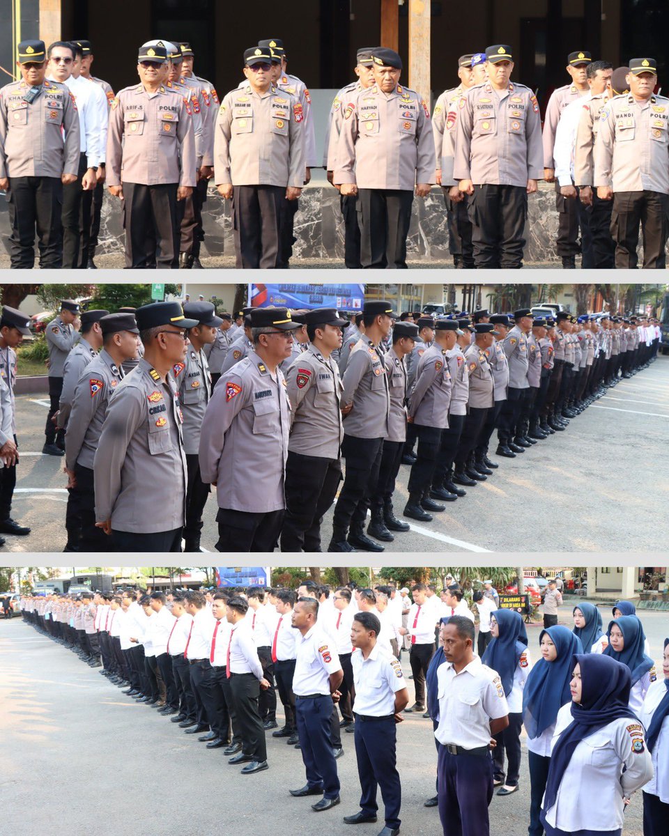LautHumas's tweet photo. Kapolres Tanah Laut AKBP Ricky Boy Siallagan, S.I.K., M.I.K. memberikan arahan kepada seluruh personel untuk senantiasa bersyukur, menjaga integritas, disiplin, dan melaksanakan tugas sebagai bentuk pengabdian kepada masyarakat, bangsa dan negara.

#PolresTanahLaut #PoldaKalsel https://t.co/ahRP5kJ2Py