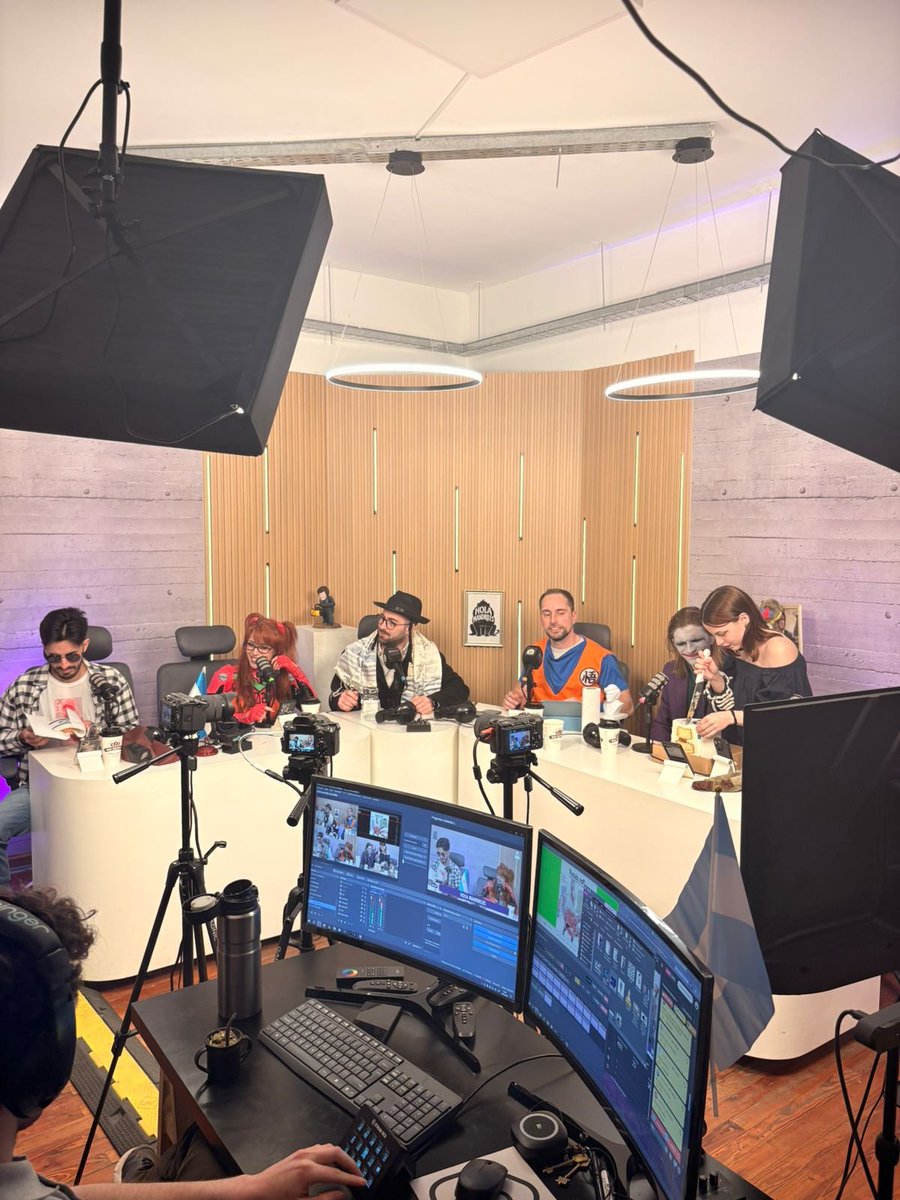 Candelavidal90's tweet photo. Gracias por la invitación! 💜 https://t.co/LFcGi1Mcja