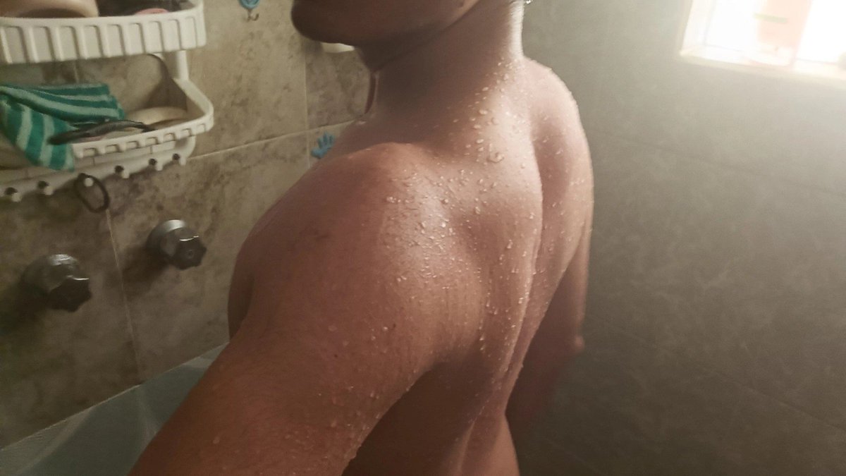 eric_badboyy's tweet photo. No me alcanzo a tallar ¿Me hechas una mano?🫣 https://t.co/tPcH1WBfb4