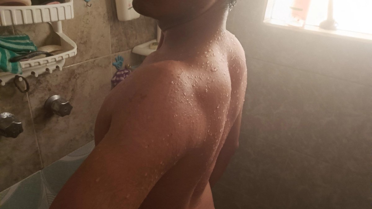 eric_badboyy's tweet photo. No me alcanzo a tallar ¿Me hechas una mano?🫣 https://t.co/tPcH1WBfb4