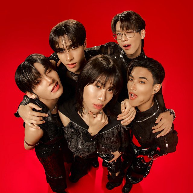 tpopchartss's tweet photo. 'ล็อกเป้า (LOCK PAO)' by DICERED earns its biggest streaming day on the Spotify Counter with 76,951 streams.

#DICERED #DICERED_ล็อกเป้า https://t.co/WhQ9BiLBke