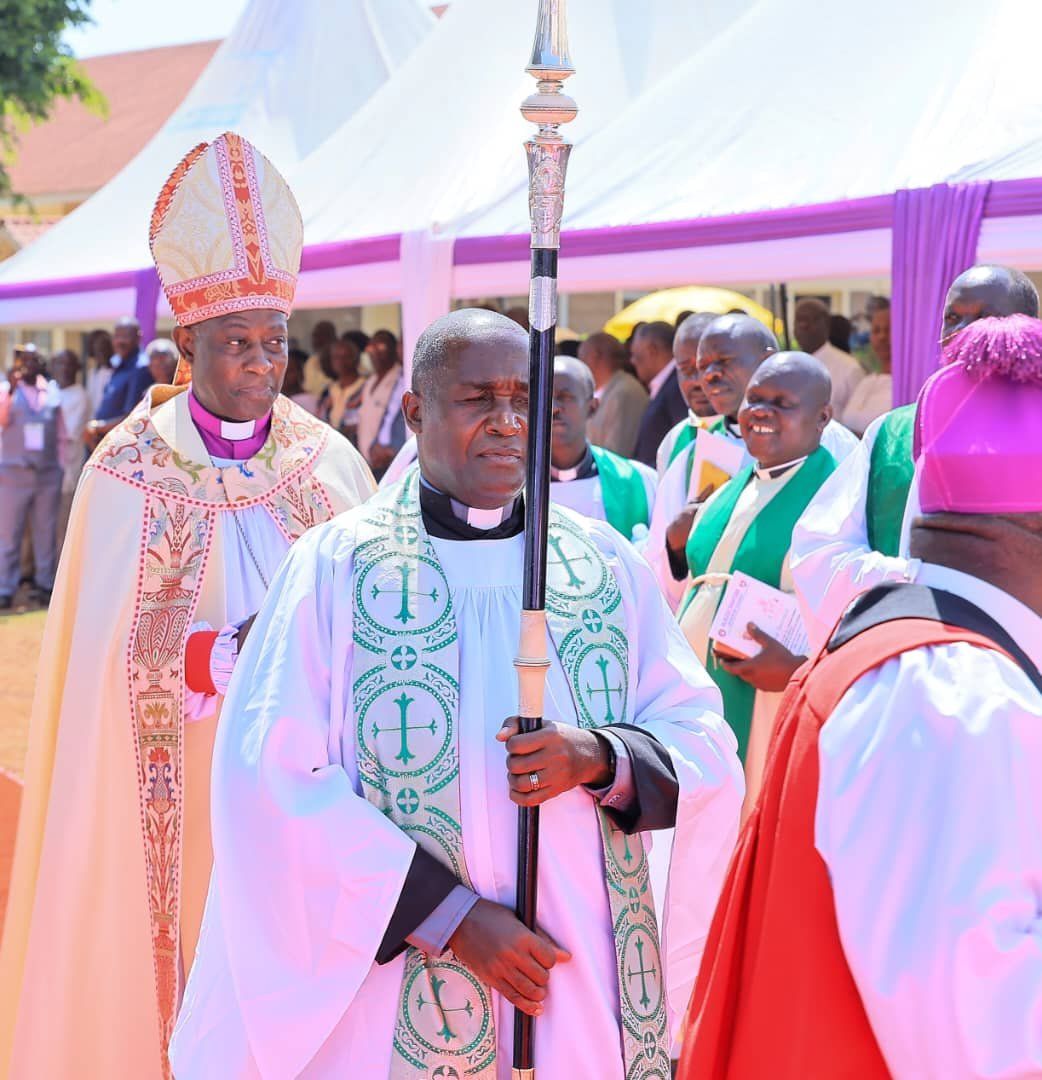 RugyendoQuotes's tweet photo. SPEAKER OF PARLIAMENT LAUDS RETIRING ARCHBISHOP KAZIIMBA AS A BEACON OF INTEGRITY AND ACCOUNTABILITY

TORORO, UGANDA — The Speaker of Parliament Jacob Oboth Oboth (@ObothOboth) has called on leaders across Uganda to emulate the moral clarity and unwavering integrity of the outgoing Archbishop of the Church of Uganda, The Most Rev. Dr. Stephen Kaziimba Mugalu.

Speaking during a farewell service held at St. Peter’s Cathedral in Tororo, Speaker Oboth highlighted the Archbishop's pivotal role in shaping public leadership beyond the pulpit, emphasizing that his tenure brought accountability back to the forefront of national service.

"For those entrusted with public responsibility, your firm moral voice has given us confidence to do what is right, even when it is difficult," Oboth stated during his address. 

"You have reminded us that leadership is not simply about holding office but holding trust on behalf of the people and ultimately before God," he added.

Tracing Dr. Kaziimba’s trajectory from a humble Sunday school teacher and choir member to the Ninth Archbishop of the Church of Uganda, Oboth noted that his journey, which the Archbishop famously described as moving "from grass to grace," serves as a testament to the power of dedicated service. 

Beyond spiritual leadership, Kaziimba was commended for expanding the Church's reach into vital social development sectors, including education, healthcare, livelihood projects, and peacebuilding, while notably guiding the Church to clear an impressive Shs 60 billion debt for the Janani Luwum Church House.

Addressing the congregation, Archbishop Kaziimba delivered a stirring call for national unity, urging Ugandans to abandon hypocrisy and division. 

Drawing a sharp analogy to football, he cautioned against internal strife, comparing political and ecclesiastical infighting to scoring an "own goal."

"We don't need to fight each other; the person you are hurting may help you someday, and therefore you should all know that we need each other," Dr. Kaziimba urged, citing persistence, fairness, and resilience as the key values needed to heal the nation.

The service drew prominent religious and political leaders from across the Bukedi subregion, including the Catholic Archbishop of Tororo Ecclesiastical Province, Most Rev. Emmanuel Obbo. 

The event marked the latest phase of Dr. Kaziimba's nationwide farewell tour as he prepares to officially hand over office, next year.