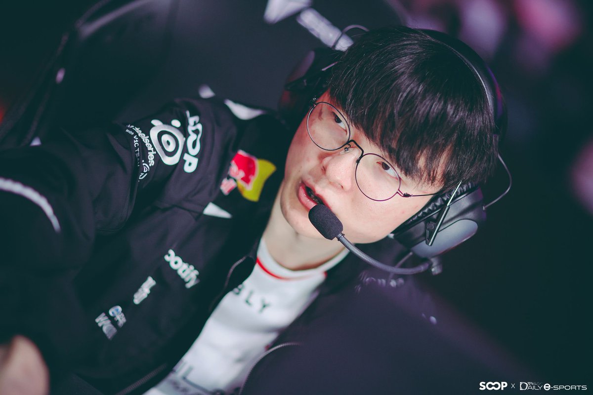fakerized's tweet photo. #FAKER #페이커

🔗 https://t.co/sgueOh4uLE https://t.co/K22zsbel7B