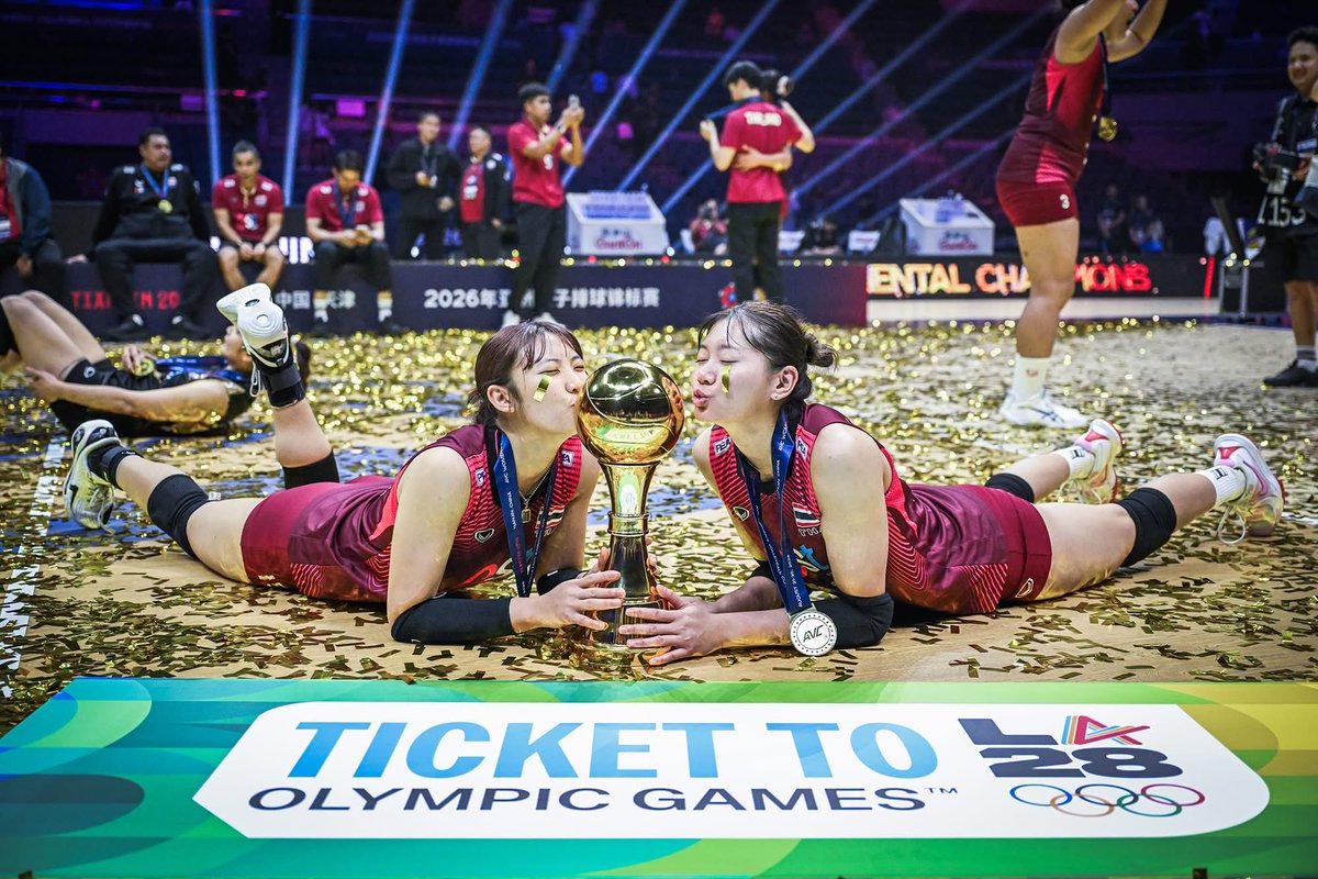 youmindcat's tweet photo. บบ กับ นน น่ารักมากก แต่หลุดโฟกัสไปที่คู่ข้างหลังค่ะ5555

 #วอลเลย์บอลหญิง https://t.co/dPyJYQItR2