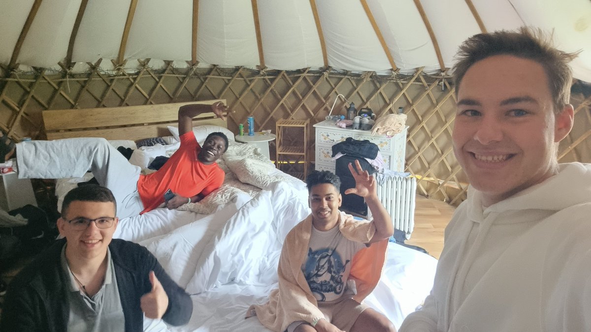 Shur1kenN's tweet photo. Just a normal day at @CastleDAO 

Morning - swimming in the river 
Afternoon- building start-up 
Evening- networking 

Repeat https://t.co/OpIkgMi9gv