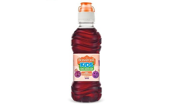 actuaporlasalud's tweet photo. 🛑Entre sus 12 ingredientes, el agua Bonafont Kids sabor uva sin azúcar, contiene caramelo clase IV (E150d). Durante su fabricación puede generarse 4-MEI, sustancia clasificada como posible cancerígeno por la IARC. Un aditivo a revisar en productos infantiles.
https://t.co/ujwn8F7UN9