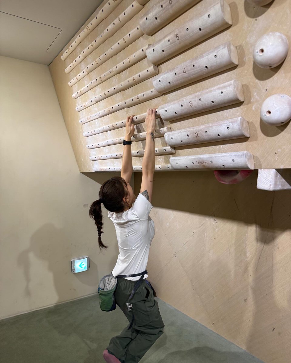 ShellieVon3r's tweet photo. I want to climb up… https://t.co/UkCvY1mO7G