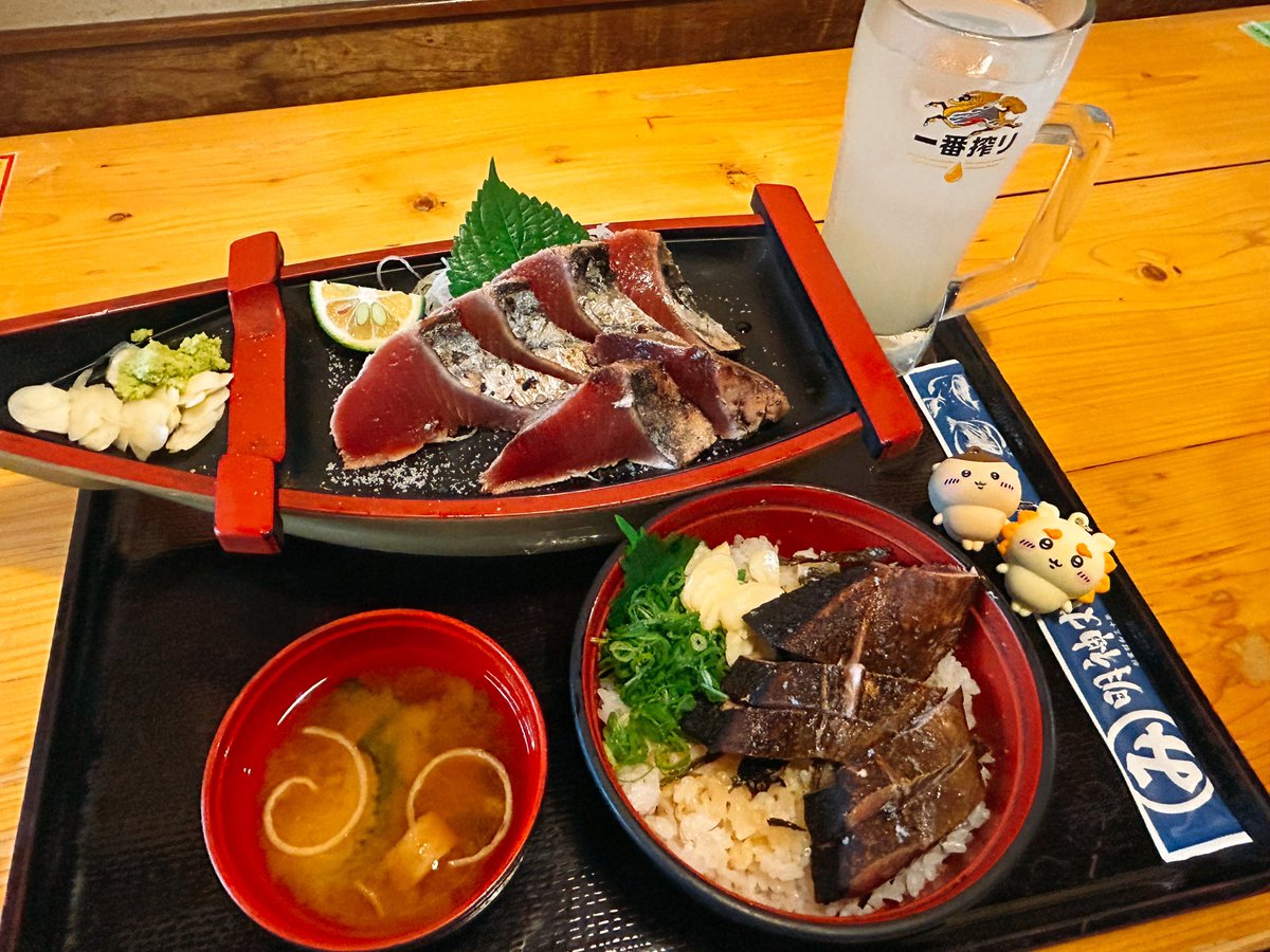 RAIMU011's tweet photo. 塩タタキ食べ比べしながら昼呑み🍻 https://t.co/myAHxQ5FDb