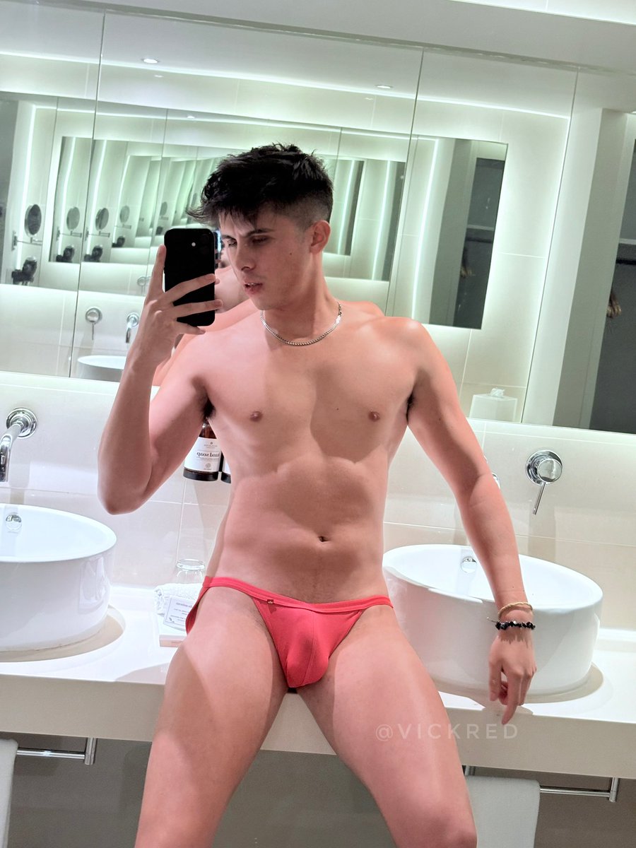 vikGold14's tweet photo. Me darias RT? ✨🍑 https://t.co/d2xEFiNsW5