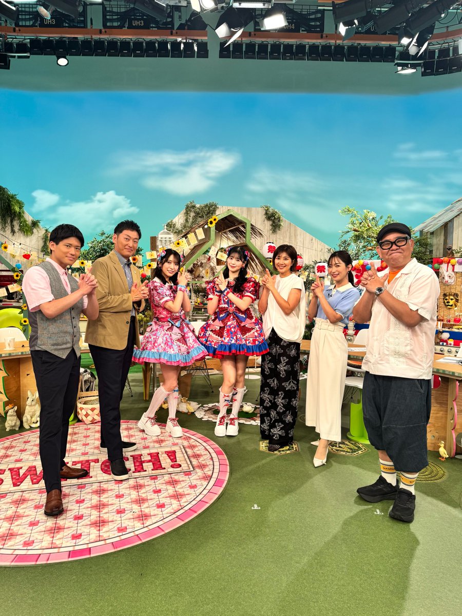 sendenbu_staff's tweet photo. ／
  東海テレビ「スイッチ！」📺️
  ご覧いただきありがとうございました❣️
＼

🔗 https://t.co/UIpAbsOAOm

みなさまと一緒にお写真を撮らせていただきました📸✨️
スタジオにお邪魔したのは、#小泉遥香 と #坂井仁香 でした🩷❤

@thk_switch
#東海テレビスイッチ #超とき宣 https://t.co/gfolP6VHYb