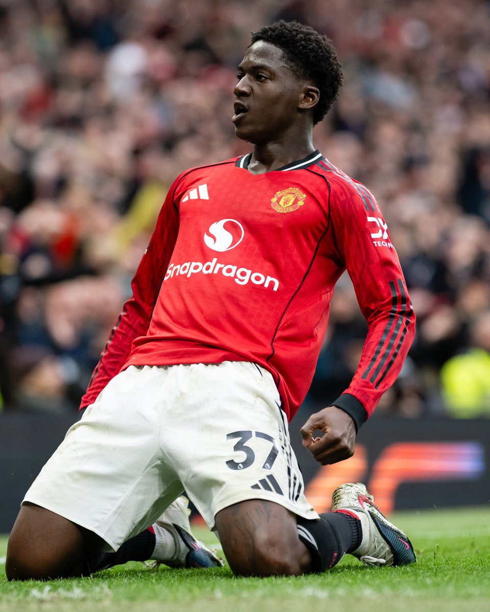 ManSackerUnited's tweet photo. Good Morning #ManUtd_Family
the nEw #seedrof https://t.co/qfQlCkZjK0