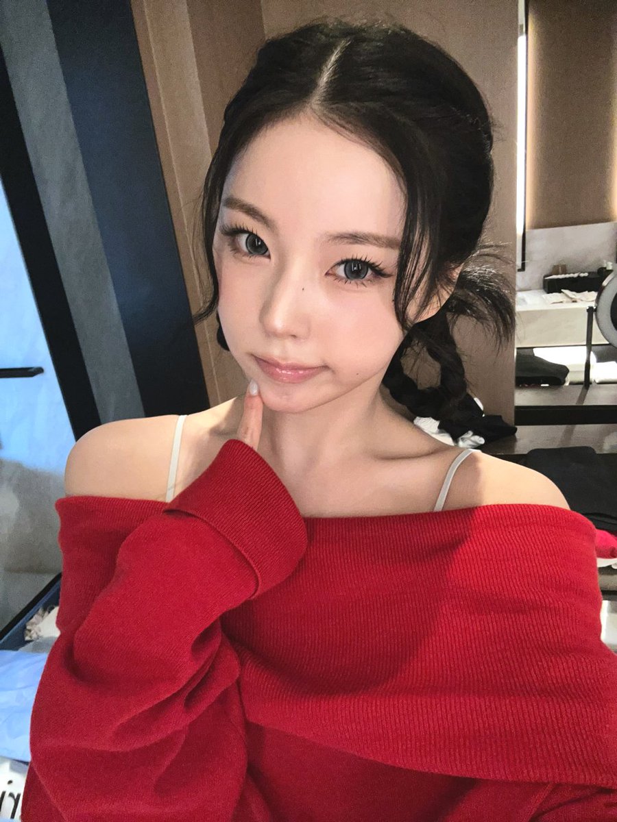 nmixxpics_'s tweet photo. 260831 🐱🫧 (1/4) https://t.co/IFiEJOfxfM