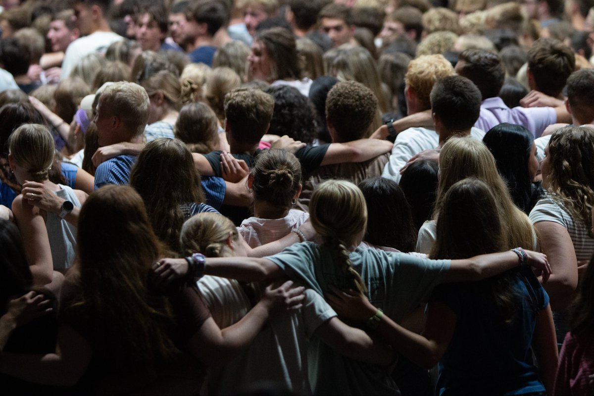 tayloru's tweet photo. All-campus communion was such a special time worshipping, praying, and growing together as a community.

#tayloruniversity #tayloru #tulifetothefull https://t.co/MdKZnbEvvH