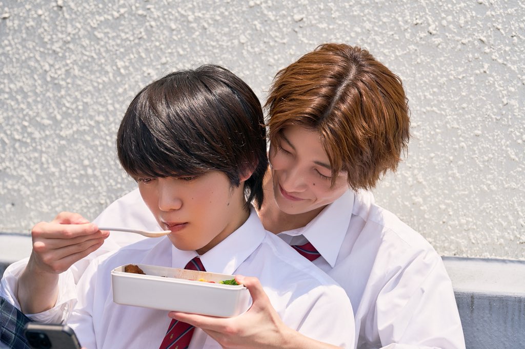 dramaDiVEP_ytv's tweet photo. ★★陽キャ集団にいる芹沢は、
　　　俺の前だと様子がおかしい★★

˗ˏˋ 🌟第𝟒話場面写真公開🌟 ˊˎ˗

放送をお楽しみに🩵

#陽キャ集団
#小泉光咲(#原因は自分にある。) #四坂亮翔
#木村魁希 #田中笑太郎(#DXTEEN) #葉山侑樹

読売テレビ ドラマDiVE枠
毎週月曜 深夜1時29分～

#PopularSerizawaActsWeirdAroundMe