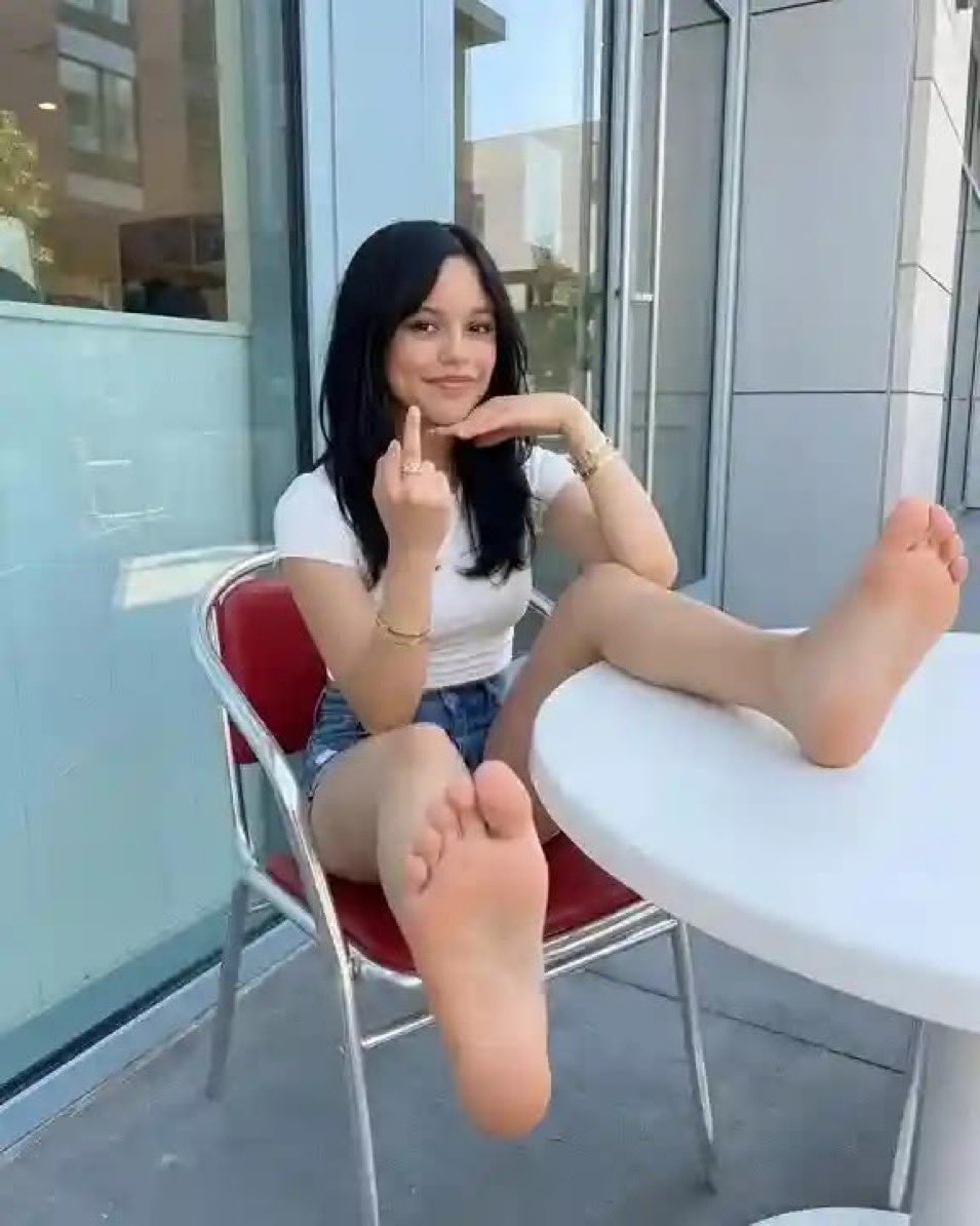 JaneOrtega93's tweet photo. I was once hurt by a man who I thought loved me and now I don't know if I could believe in love again😪 https://t.co/E55G9fAbUc
