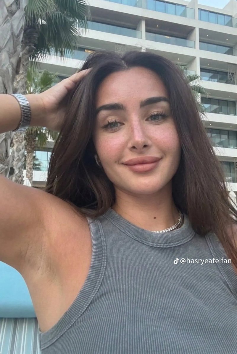 Nour0jc6's tweet photo. مين باطها اجمد انا عن نفسي اقول هنا 😍😍 https://t.co/523MnzyYlJ