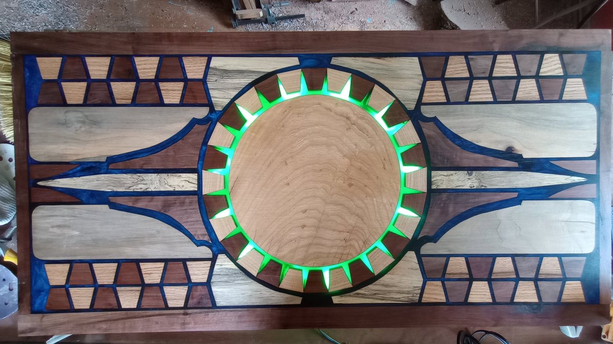 UncleSkeetz's tweet photo. @gatorgar Black walnut/white oak/Ash/spalted maple desktop with blue epoxy...
Illuminated. https://t.co/9OGK9Rk330