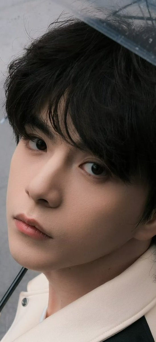 PS91162733483's tweet photo. 1.《Every time I look at him, I genuinely find myself thanking God. Like, just LOOK at him. His big, round, beautiful eyes, that perfect little nose, those gorgeous lips, his soft features, that glowing skin, everything about his face feels almost unreal. 》
#政瞳  #lyuSitong https://t.co/gWWIob3EKn