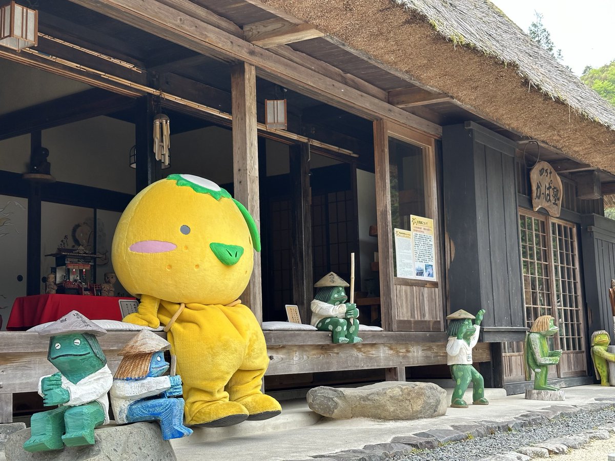 yuzugappa_ogon's tweet photo. ・◇・）ﾉみんなはなつやすみの宿題さいしゅうびにやる？
はやめにおわらせる？ https://t.co/1vYu44UNiy
