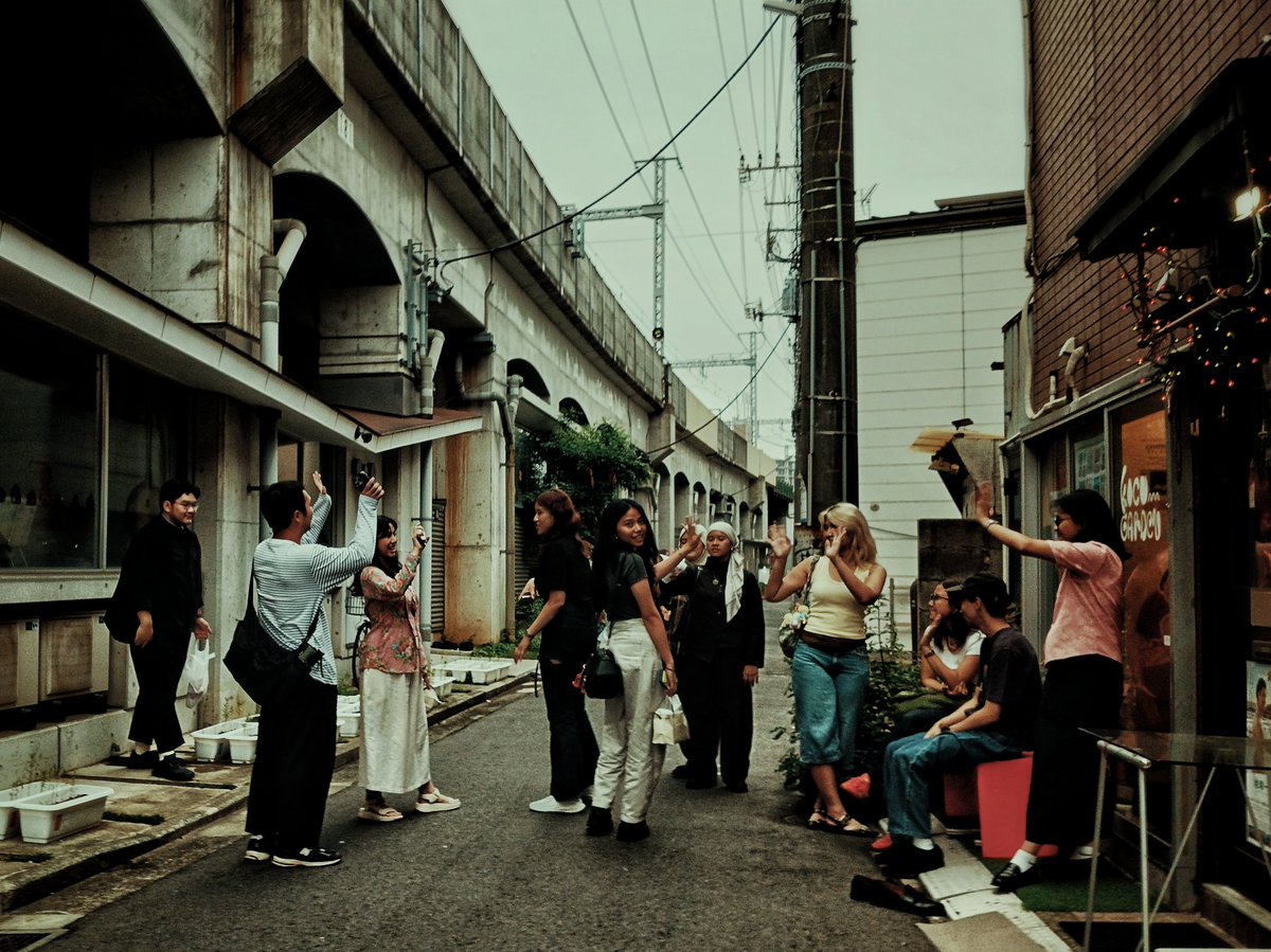 liberal1719k's tweet photo. 黒沢明「天国と地獄(HIGH AND LOW)」でスラム広がる地獄のロケ地 実際に薬物やちょんの間だらけのエリアだった 2000年代から行政、警察、内外のアーチストなどの協力で浄化中 国境を超えて協力し合う素晴らしい人々です #STREETPHOTOGRAPHY #YOKOHAMA #borderless https://t.co/XcrdFrpMPV