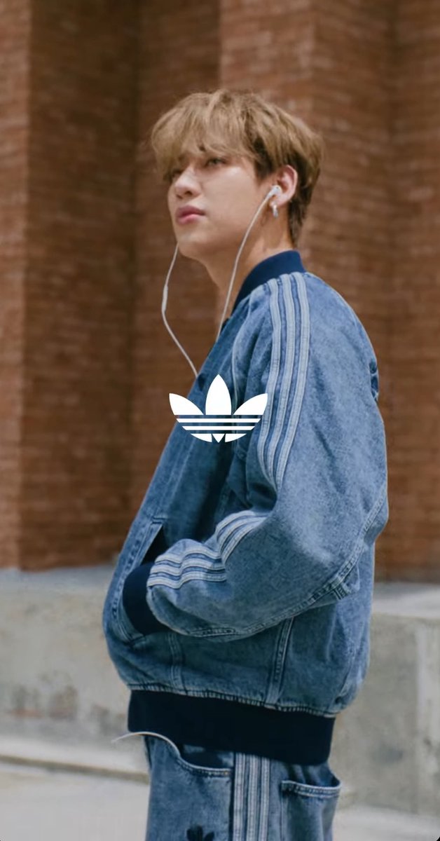 Chalermwan3's tweet photo. So Cool 😍💙
#AdidasxBamBam 
#adidasOriginals 
#BamBam @BamBam1A https://t.co/qEr3zQBUwR