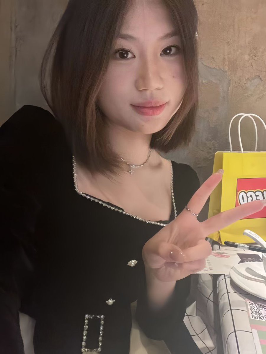 silkybow047's tweet photo. 前女友SVIP高级电报群（telegram）所有视频［无任何水印，连私房论坛水印都没有，真实情侣自拍，女主带生活照上百位极品反差。每日更新三百素材。+q 1772934065 https://t.co/kPtN8KGONm