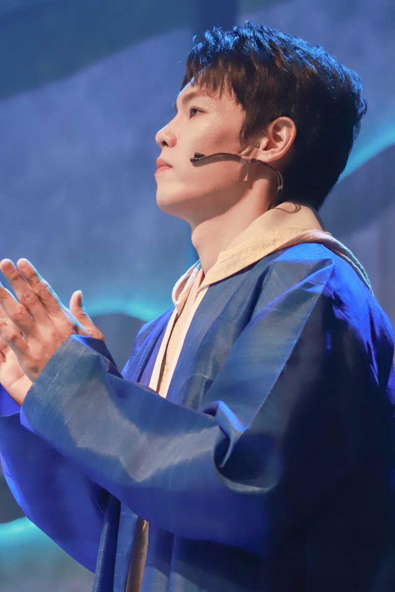 hope__0808's tweet photo. 260823 창작 가무극 <청사초롱 불 밝혀라> 커튼콜

노들 役 #이한수 배우님💙 https://t.co/32is8mAUlm