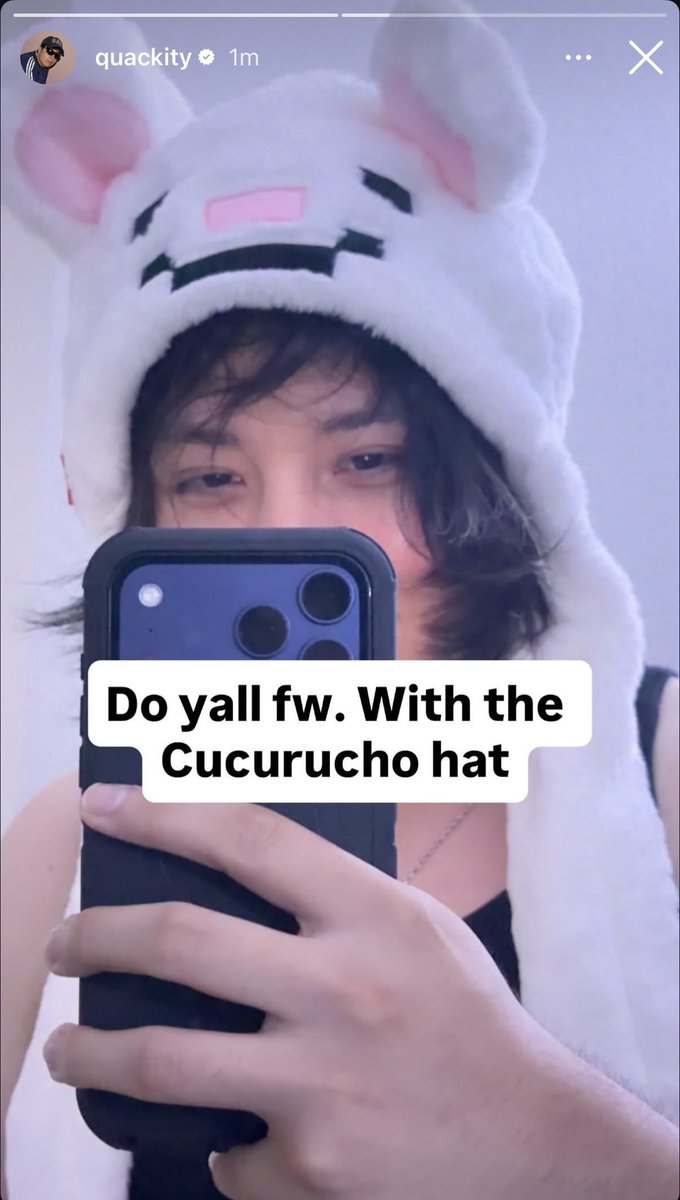 solarkarii's tweet photo. quackity is so androgynous , he's like if a man and a women had a baby https://t.co/URHoZykfOQ