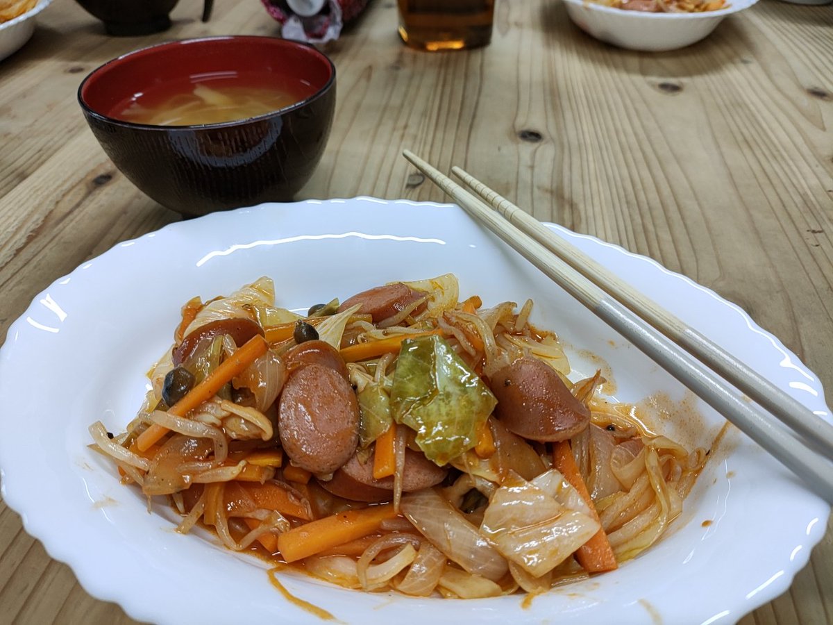 EPSChiroba's tweet photo. 今日のお昼は野菜炒めケチャップ味です。野菜たっぷりに珍しいケチャップ味で美味しいです。 https://t.co/rTgwviQb8h