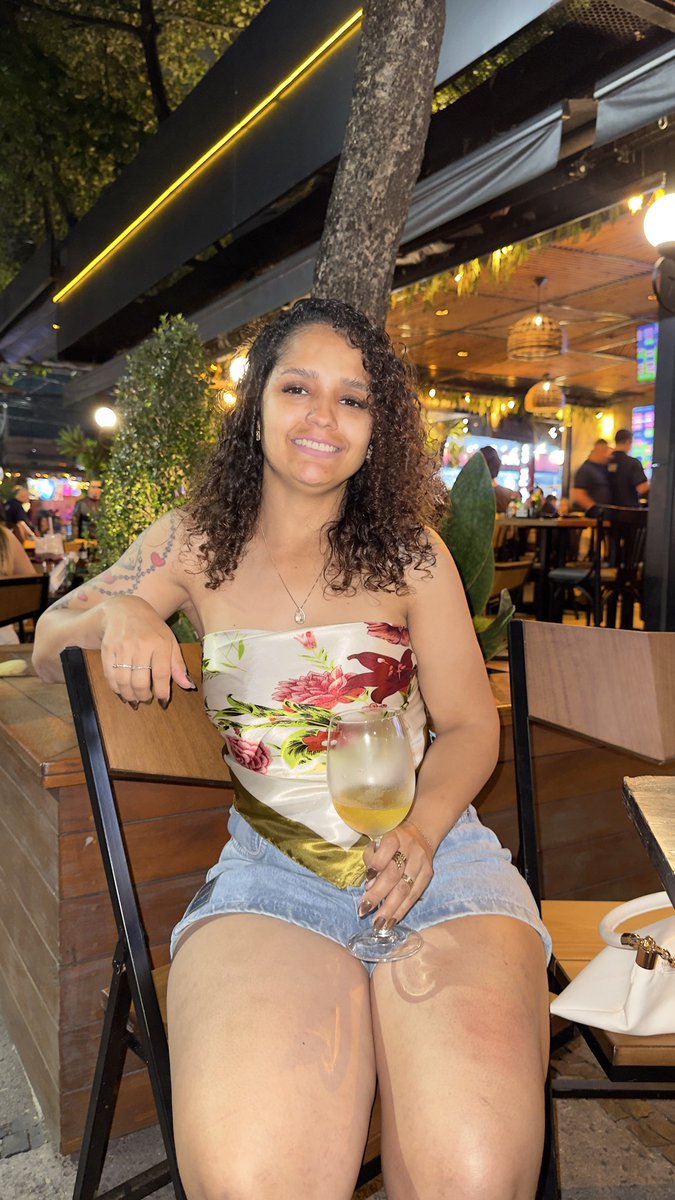 Rlabaque's tweet photo. •. Domingo maravilhoso ✨🦋🍸♥️ https://t.co/doKFqMv5h4