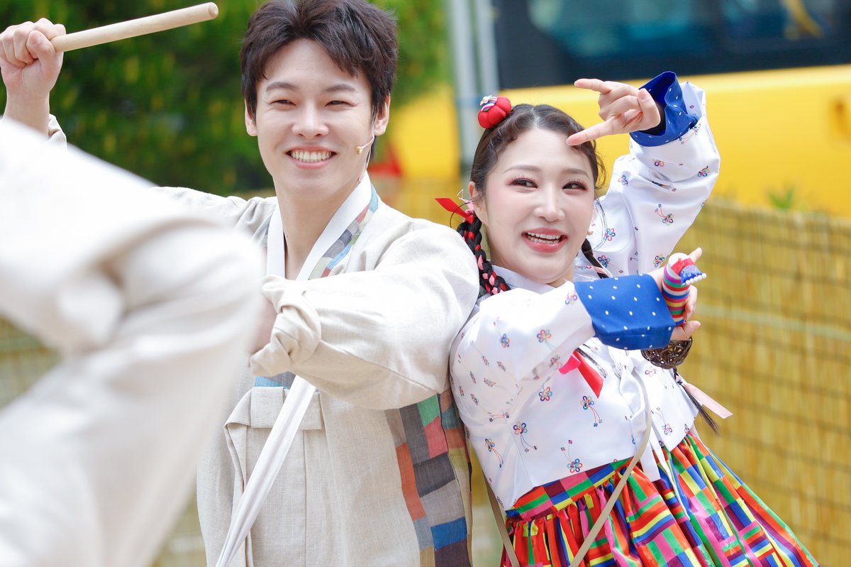 hope__0808's tweet photo. 260428 창작 가무극 <청사초롱 불 밝혀라> 보성 

장씨 아저씨 役 #이한수 배우님
양평 役 #박재은 배우님 https://t.co/blMfQFvR65