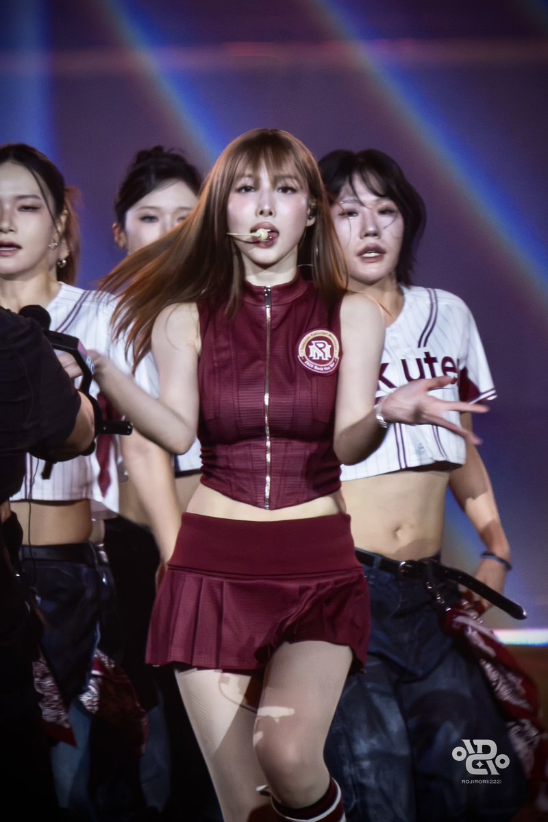 rojirori_222's tweet photo. 260829 Rakuten Monkeys SINGDOME

ABCD🩵

#TWICE #Nayeon #나연 https://t.co/6WpvREhNVz